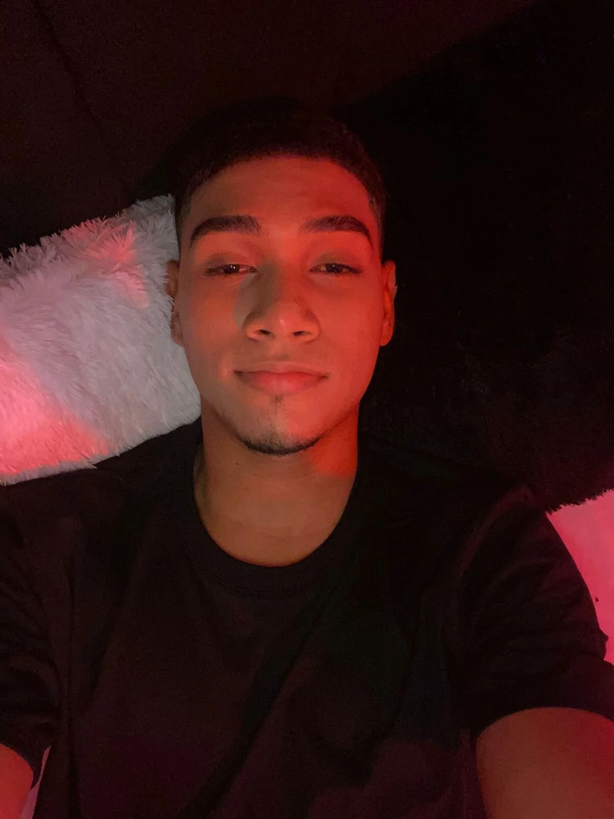 ApoloKiss_ Gambar Trending 1225