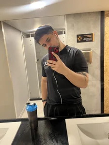 colin_lewis1 The gym Immagine  4