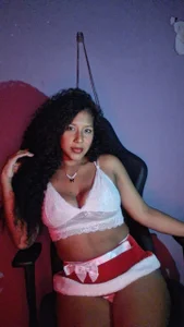 emily_fox01 Public 사진