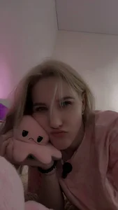 AnnikaPrincess me and my toy ♥  7. fénykép