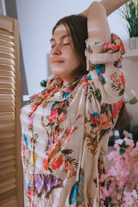 Nancy_Sun_ In floral print Pic 9