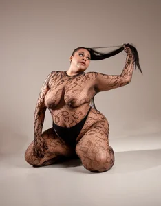 BiancaFollerach kullanıcısının Heavy Curves albümü -  fotoğraf