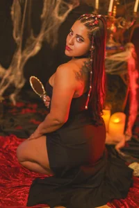 ShelyEvans__ Dark Velvet Obsession 🦇 Pic 2