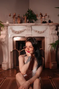 Luna_Come innocent eyes , innocent lips , innocent body - how will you pleased me ? Pic 2
