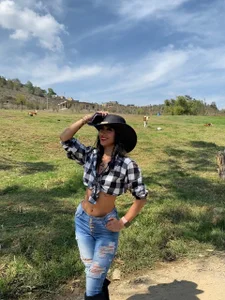 Public od Miaa_Thopmson  7 snímek