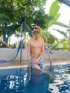 Juaan_Diick Tanning my sweet white body a little Foto 3