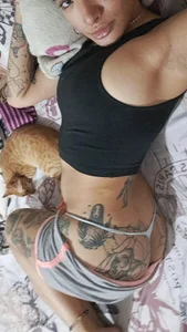 alice_morgansuckss kullanıcısının “Do you dare to discover my naughtiest side? 😈” albümü -  3 fotoğraf