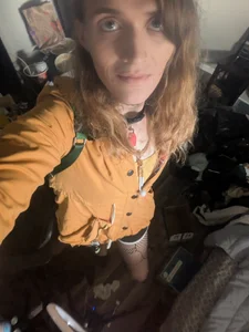 BlondeyMiyMiy Miyah clothed Pic 5