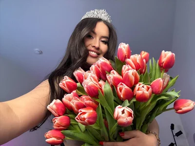 TrishaWinslet_ Happy International Women’s Day 🎀🌷💐 Bilde 3