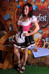 carol_juicyy: Let's celebrate Oktoberfest together 🔥🍻 ( 3 фото)