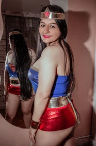 AllysonMilf69 WONDER WOMAN 🤩 Pic