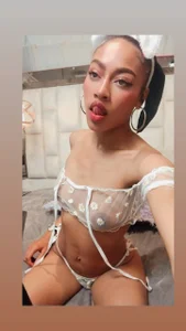 Adaraqueen_ Public Pic 3