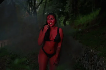 Emily_Black1 I can make you sin 😈 Foto 2