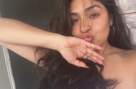 EmilyNoir1 Kisses and smiles 😘😈 - besos y sonrisas 😘🤤 사진 3