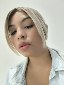 Francesca_ferrariのLight blonde hairの枚の写真