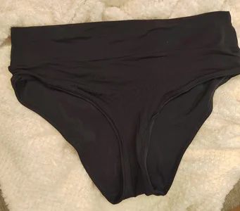 nikkiRyd my panties Foto