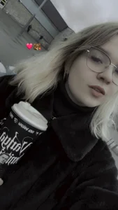 LesleyMil Public Pic 4