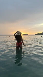 serena_willow on the beach Pic 7