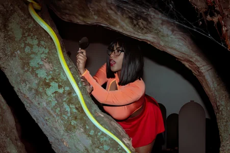 StaceyGraves_ Halloween Velma Pic 7