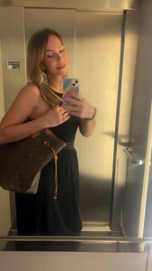 pussytrans Public Pic