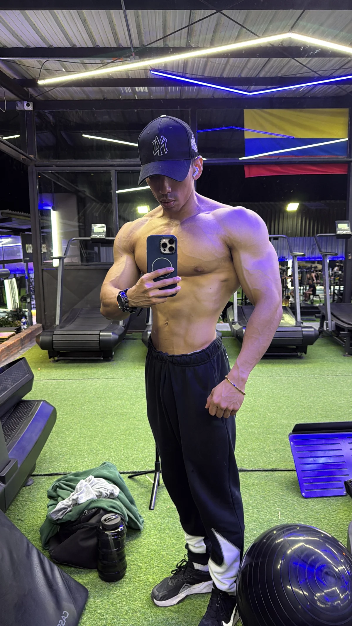 Трендове зображення  2240 Erik_castle