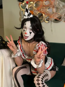 Naomi_Evermore decent clown Kuva 9