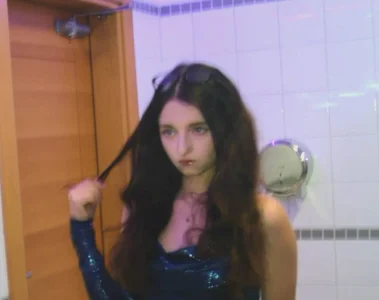 caroline_honeyy love me? Poză 2