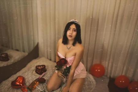 Skyyle_valentine with you 🌸🍒 Bild