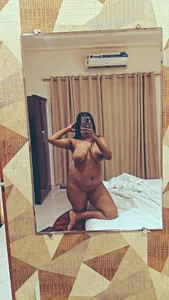 sluttyzoyaa Public Foto 4