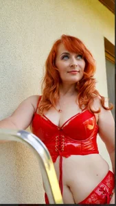 naughtymilaneのLatex and stockingsの枚の写真