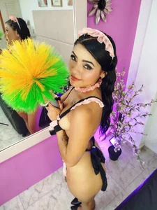 CristalLoren 🍽 sexy maid 🍽🍾 Pic 3