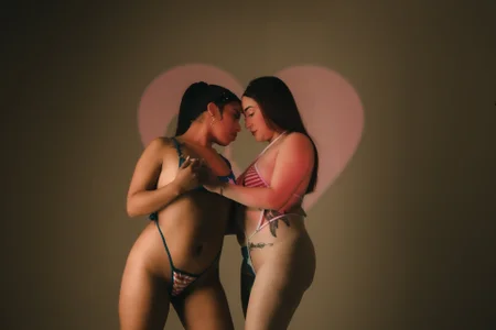 Zdjęcia AmbarClarck WE ARE A VERY OPEN-MINDED COUPLE TO FULFILL ALL YOUR FANTASIES:  2