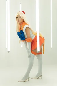 ErikaBenz_ Sailor Venus Pic