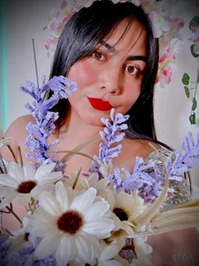 Olivia_Morrys Public Pic 2