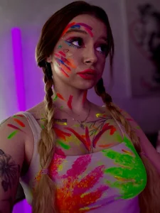 Amy_Davesss paint show Gambar
