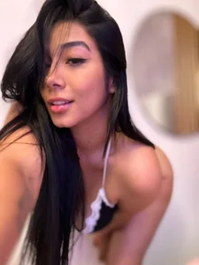 Skcarlet_beckett a sexy maid Foto 2