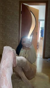 Sweet_baby111 some photos with the brunette Pic 2