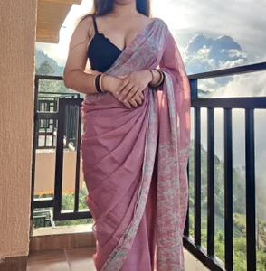 HotNiyathi Saree Pic 2