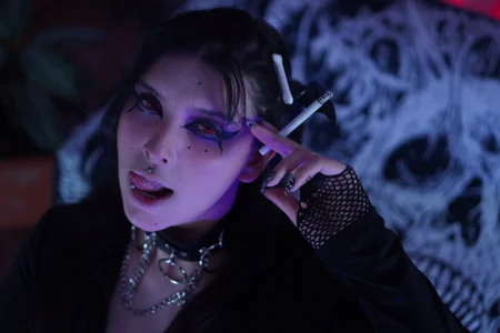 mikaskullcs 🖤 ​​A cigarette, smoke and a look that could steal your soul... 🚬👀 - {count, plural, one {תמונה אחת} two {שתי תמונות} many {# תמונות} other {# תמונות}}