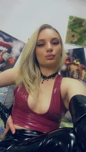 FindomGoddess1 Public Pic 2