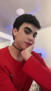 Kheyler_1 Mm, do you like my red outfit?❤️ Εικόνα