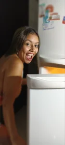 Koral___Flowers and kitchen ... Do you want this? 😏😏😏😈 Bild 2