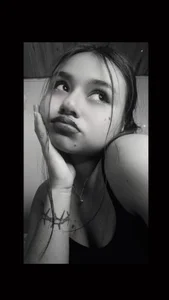 Sweet_cheerry__ black and white Kuva 5