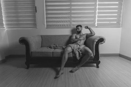 MarkHazze Resting Immagine  6