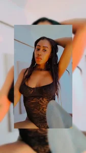 KaylieLondon: Public ( 9 фото)