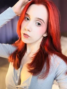 Dearly_Emily Red <3  2টি ছবি