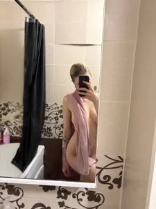 DivaDaisies's goldie Sex Photo 4