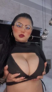 ValentinaBreats look this big boobs Pic 3