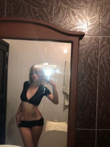 Chloe_petite18の😍の 2枚の写真