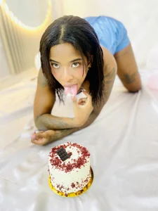 Pauline_Fox HBD to me!🎈🎁🔥 Pic 2